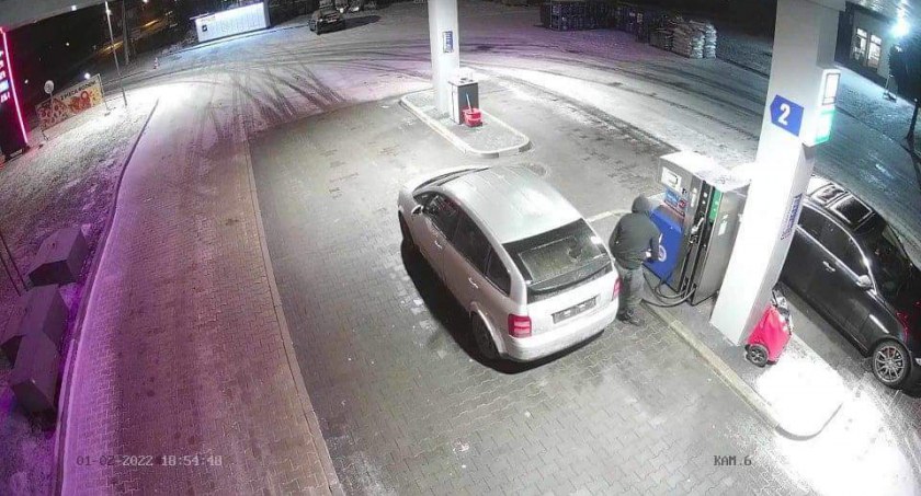Podjechał na stację, zatankował i... odjechał nie płacąc. Policja już wytypowała sprawcę. Odpowie za wykroczenie