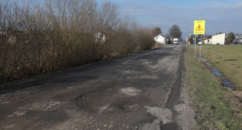 Zbombardowane radomszczańskie drogi, czyli krajobraz po bitwie, jaką stoczyły z zimą
