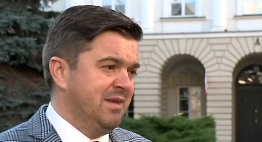  Ministerstwo zdrowia zapowiada znoszenie części obostrzeń. Maseczki na razie zostaną