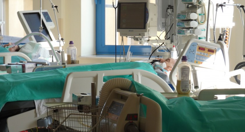 Jak koronawirus zmutował nasz świat. Ogłosili koniec pandemii, jak teraz żyć?