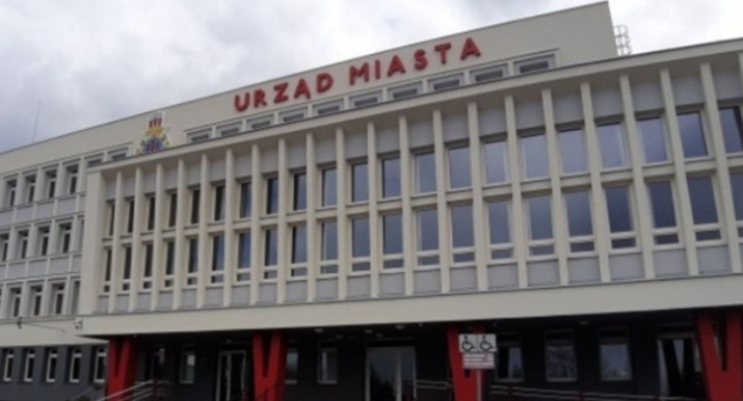 Miasto i powiat deklarują pomoc dla Ukrainy. Pytamy: jaką konkretnie. Czekamy na odpowiedź