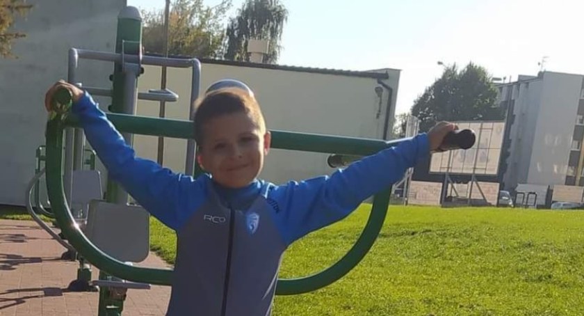 Romek Tatarinov pojechał z mamą do rodzinnego Chersonia na zimowe ferie. Nie zdążyli wrócić