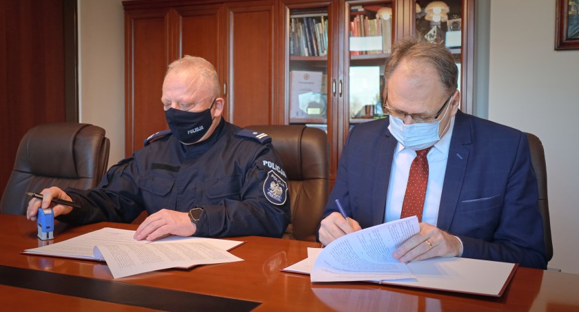 Prezydent i komendant podpisali umowę o dodatkowych patrolach policji na ulicach miasta