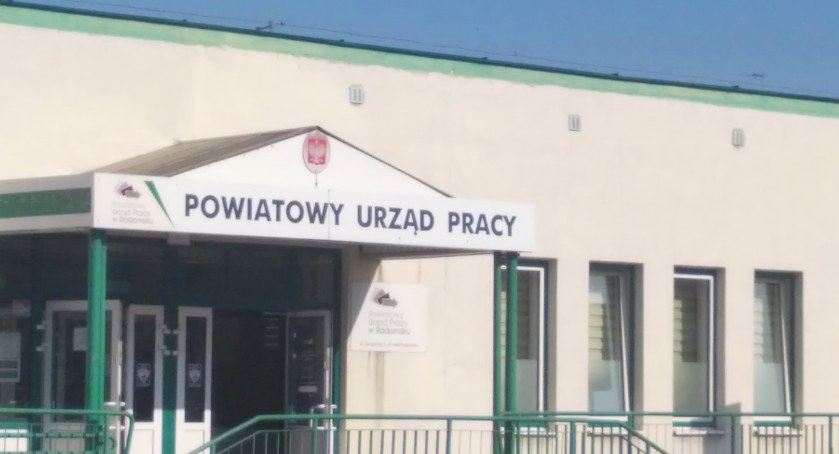 Powiatowy Urząd Pracy: Інформаційний пунк для біженців з України. Punkt Informacyjny dla uchodźców z Ukrainy