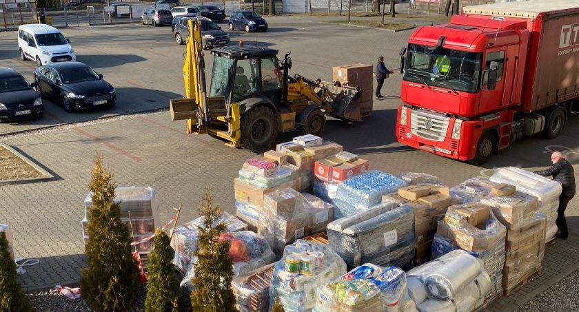 Starostwo przygotowuje kolejny transport pomocy dla mieszkańców Równego. Sprawdź, co jest potrzebne