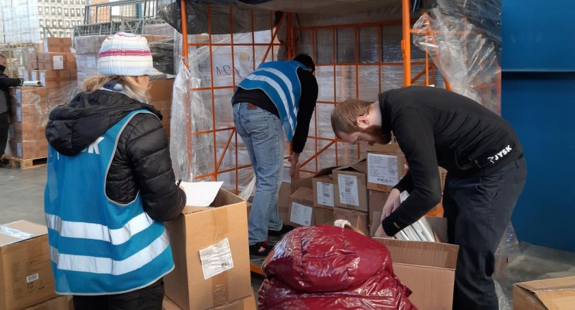 Radomszczańskie Centrum Dystrybucji JYSK wspiera Ukrainę. A towar do Rosji już nie jedzie