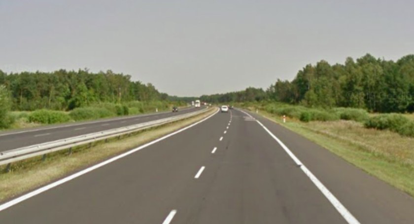 Wystarczyła awaria samochodu, by na DK 1 został zablokowany pas w kierunku Łodzi