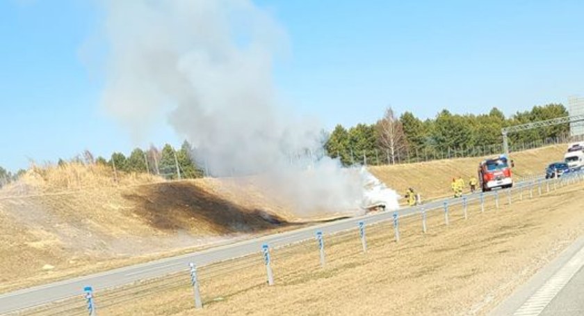 Pożar samochodu na autostradzie A1 na odcinku między Radomskiem a Częstochową