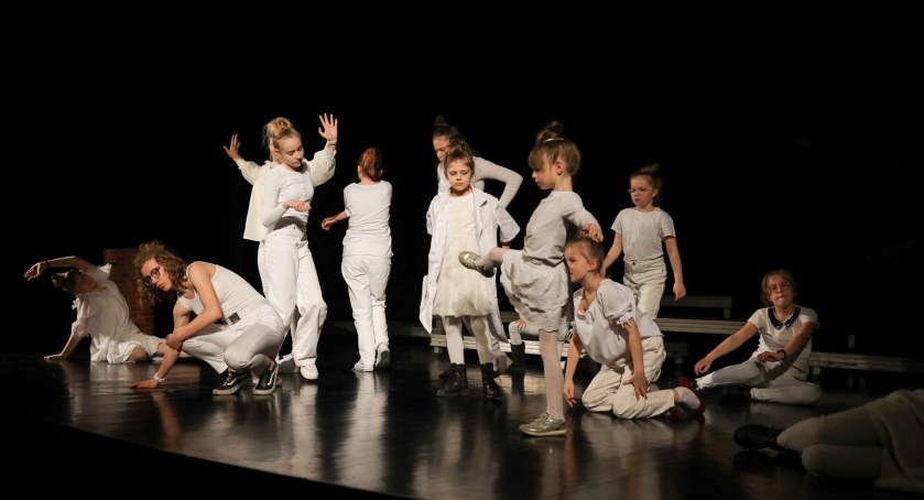 „Dziób w dziób”. Dzień Teatru w Miejskim Domu Kultury