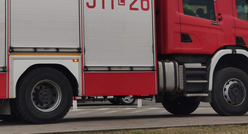 I znów płoną trawy. Dyżurny komendy powiatowej Państwowej Straży Pożarnej w Radomsku wysłał strażaków w trzy miejsca 