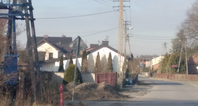 Będą kary. Tylko 1/4 radomszczan złożyło deklaracje w Centralnej Ewidencji Emisyjności Budynków. W gminach lepiej