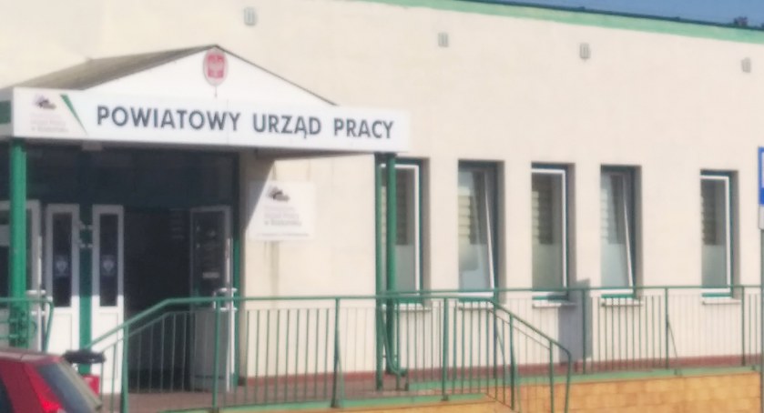 Powiat ogłosił konkurs na dyrektora PUP. Stanowisko zwolniło się po rezygnacji Łukasza Więcka