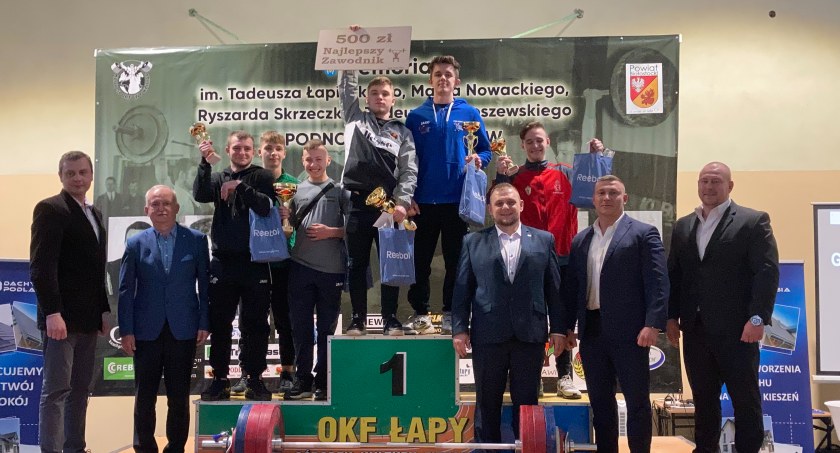 Dawid Majsy na drugim stopniu podium podczas Mistrzostw Gminy Łapy