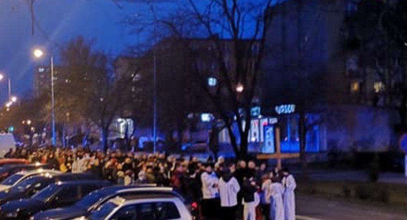 W piątek ulicami miasta przeszli wierni biorący udział w Drodze Krzyżowej