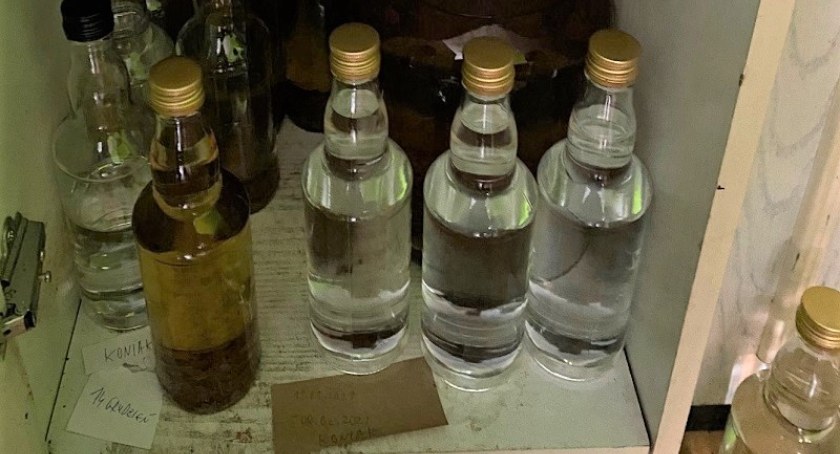 Policja przestrzega przed piciem metanolu. To grozi zatruciem i śmiercią