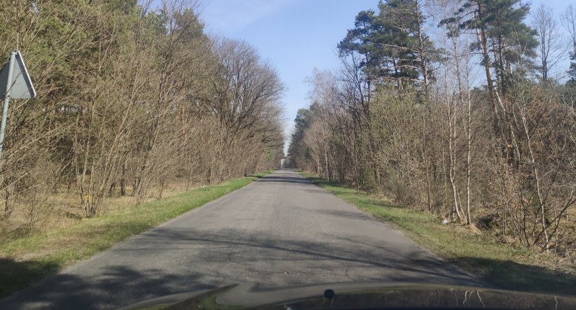 Po dwóch miesiącach jadę tą samą trasą i sprawdzam co się stało z dziurami, które omijałem w lutym