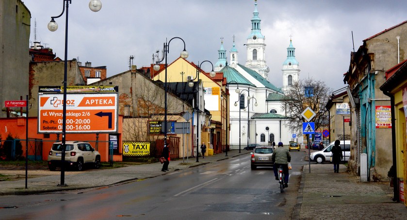 [Historia Gazetą pisana] Bezrobocie bolączką Radomska. No i trzeba powiększyć targowicę