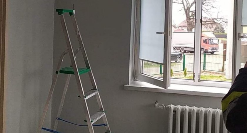 Pożar gabinetu zabiegowego w ośrodku zdrowia w Borzykowej. W akcji użyto proszku