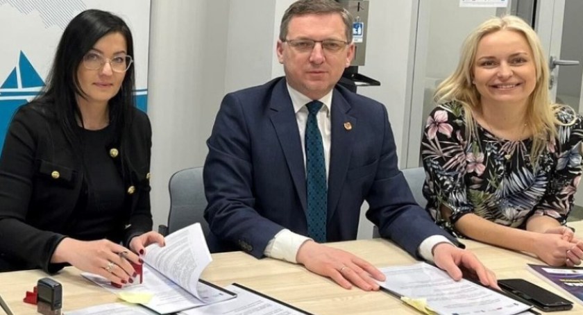 Radomszczańskie szkoły otrzymały z województwa setki tysięcy złotych na kształcenie zawodowe