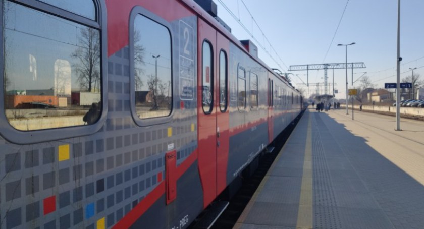 Pani Anna: Człowiek stoi z biletem w dłoni na dworcu, ale nie wie, czy pociąg przyjedzie. Czy dojadę do pracy, a potem z niej wrócę