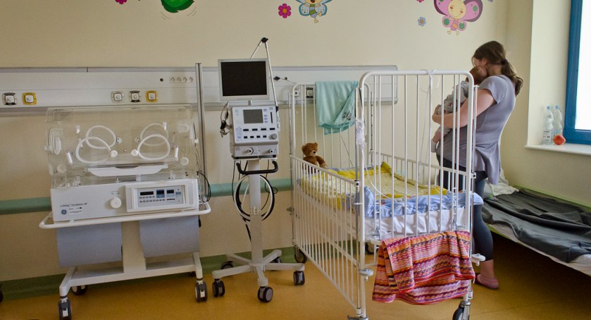 Szpital wprowadza zmiany  w organizacji odwiedzin pacjentów. Tylko kwadrans i tylko jedna osoba 