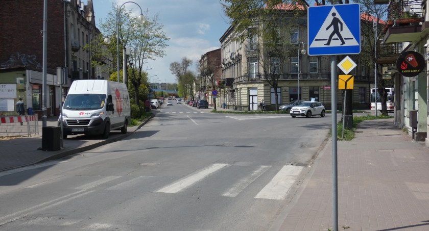 Największe absurdy drogowe Radomska. Doskwierają zdrowemu rozsądkowi