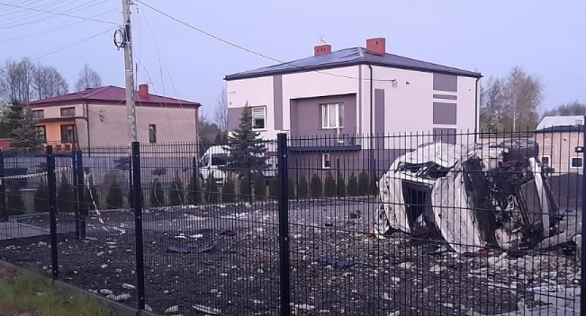 29-latka miała prawie promil w wydychanym. Zniszczyła ogrodzenie, jaguara i linię energetyczną. Bo pokłóciła się z chłopakiem