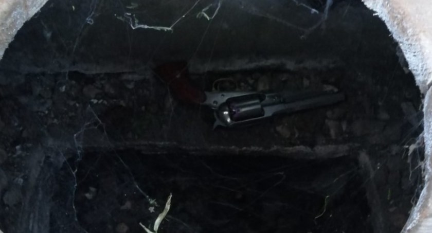 Strzelanina na Przedborskiej. Jeden z uczestników bójki strzelał z rewolweru, broni czarnoprochowej. Mógł zabić