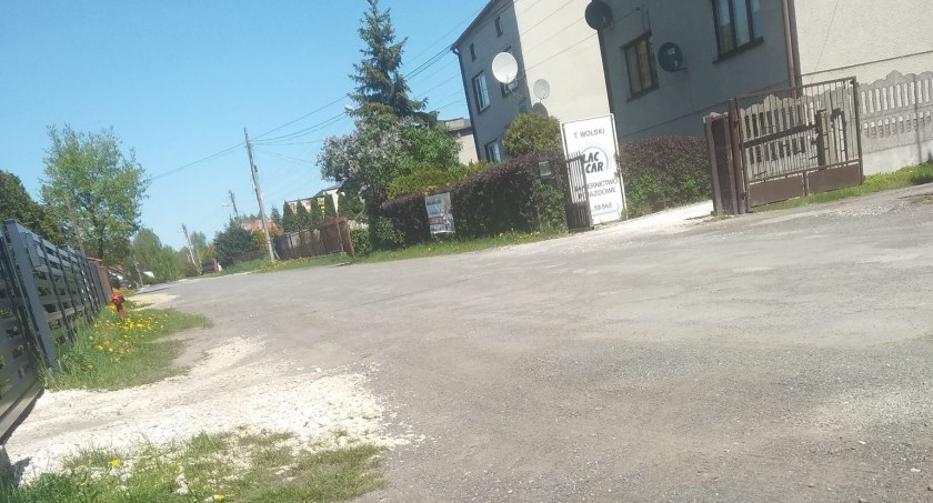 Jak miasto chce... Łukasz Koćwin: Po dwóch dniach od złożonej przeze mnie petycji naprawili drogę