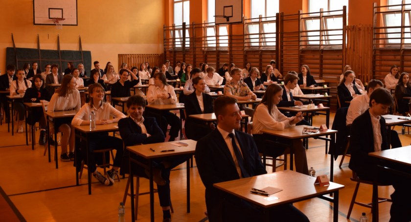 To była dziwna matura. Taka nie za łatwa, nie za trudna. Bo pocovidowa, czyli z taryfą ulgową