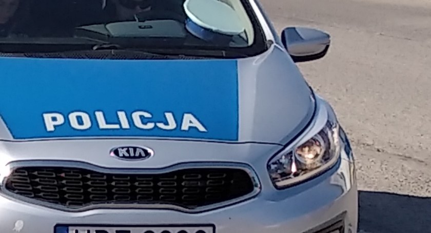 Po zderzeniu dwóch samochodów na A1 strażacy zabezpieczyli teren. Nikomu nic się nie stało