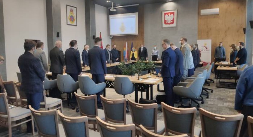 Majątki miejskich radnych: zarobki, nieruchomości, samochody, kredyty. Zobacz oświadczenia majątkowe