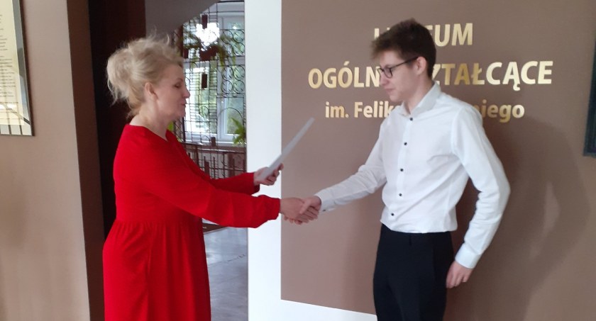 I LO: Zuzanna Ciesielska i Krzysztof Młynek wyróżnieni w ogólnopolskim konkursie „Galileo”
