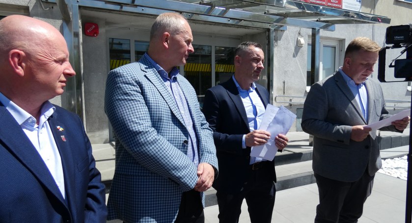 Zarząd powiatu oświadcza: Wybór Bogdana Węgrzyńskiego na dyrektora I LO zgodny z przepisami. Skład komisji konkursowej także