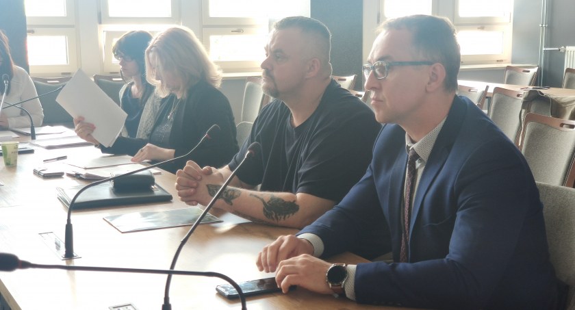 Mieszkańcy Młodzowskiej i kilku innych ulic poskarżyli się na prezydenta. Radni z komisji skargę odrzucili