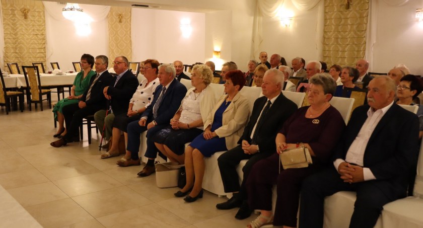 Wójt Lech Bugaj wręczył Medale za Długoletnie Pożycie Małżeńskie mieszkańcom gminy Gidle