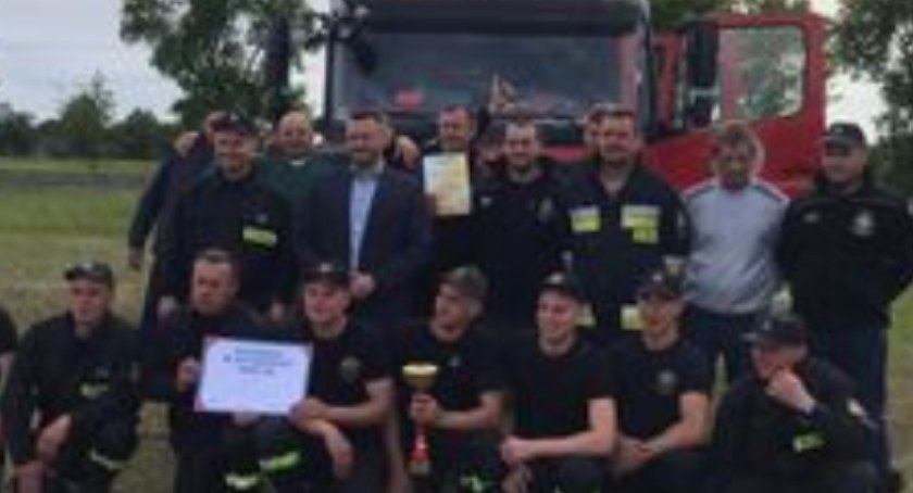 Młodzi strażacy z OSP Radziechowice Drugie najlepsi w gminnych zawodach