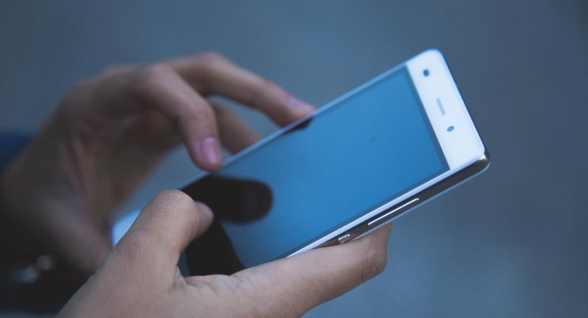Krzysztof Tutaj: Odbieram telefon, kierunkowy z Warszawy. Jakiś człowiek mówi, że ktoś włamał się na moje konto. Uważajcie! To oszustwo!