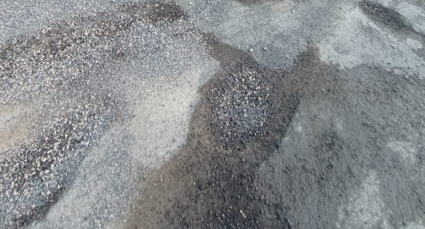 Pani Małgorzata: Naprawa drogi na Brodowe to jakiś żart. Kompletny brak szacunku dla publicznego pieniądza