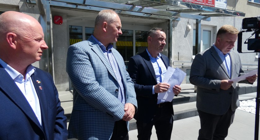 Konkurs na dyrektora I LO: radni nie odpuszczają. Czekają na ruch wojewody i obmyślają co dalej