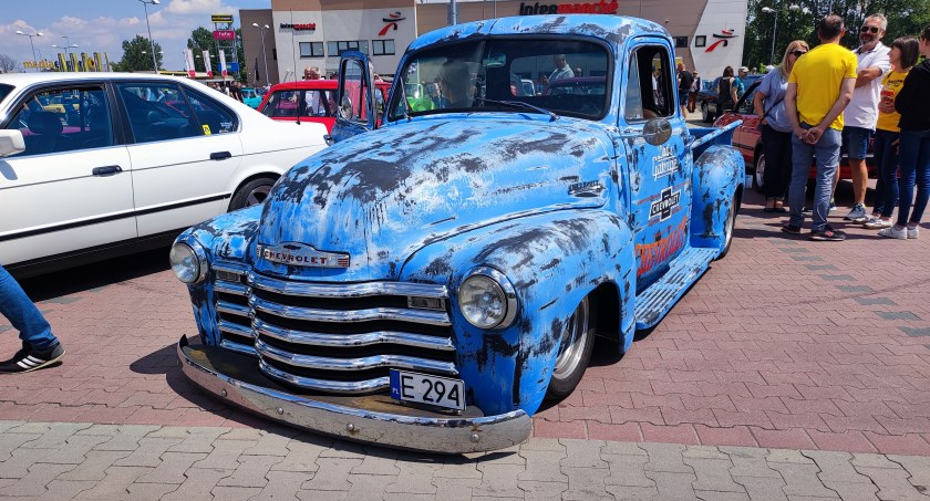 Ogólnopolski Zlot Auto Moto Weteran. Stare, piękne samochody i ludzie, którzy kochają takie maszyny
