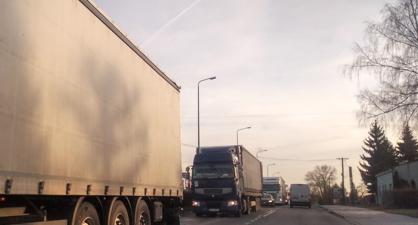 Od Czytelników: TIR-y budzą nas codziennie nad ranem. Będzie protest 