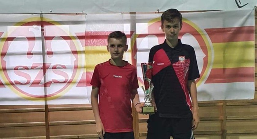 Sebastian Musiał i Kacper Cieciura zajęli 5. miejsce w Mistrzostwach Polski Szkół Podstawowych w tenisie stołowym