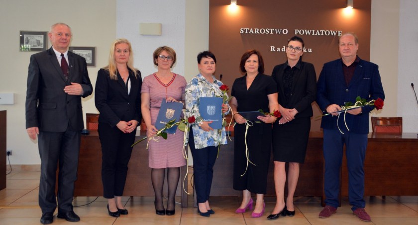 Nominacje wręczone. Nowi dyrektorzy czterech radomszczańskich szkół średnich. Pracę rozpoczną 31 sierpnia 