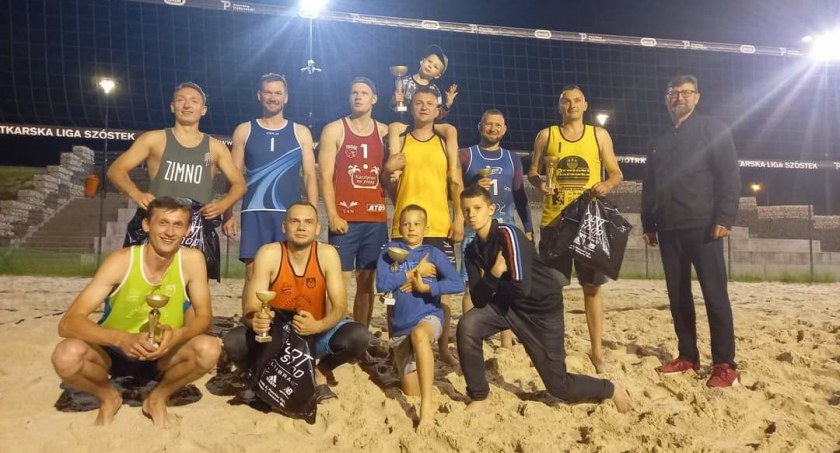 Siatkarze METPRIM Volley Radomsko zaczęli sezon plażowy. Zagrali już w kilku turniejach