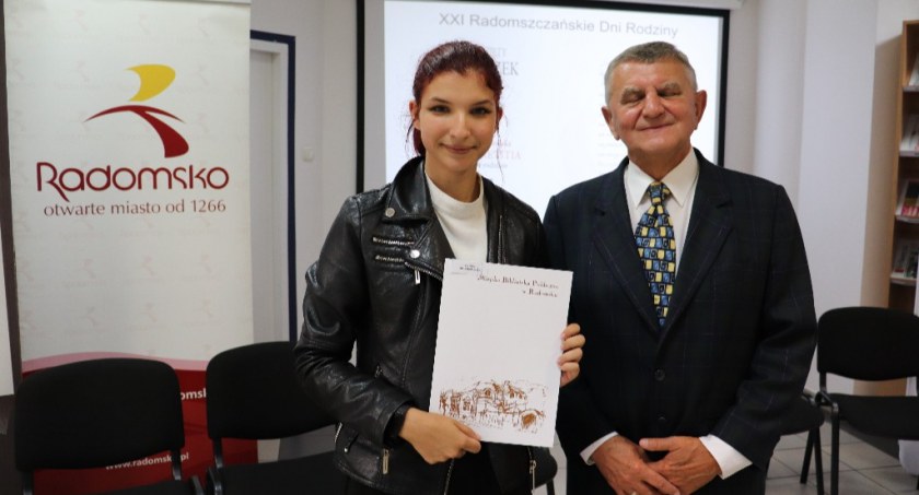 Kinga Frymus i Anna Dębkowska, literacko uzdolnione uczennice Elektryka