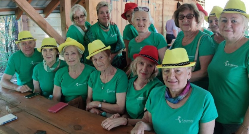 Senioralia w Sulejowie. Sportowa i kulturalna rywalizacja, a na koniec ognisko i wspólna zabawa
