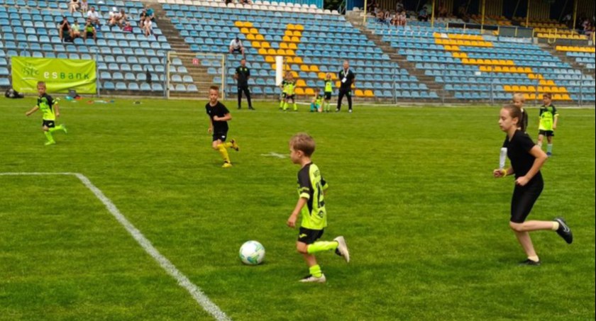 12 urodziny RAP Radomsko. Turniej piłkarski na stadionie miejskim przy Brzeźnickiej