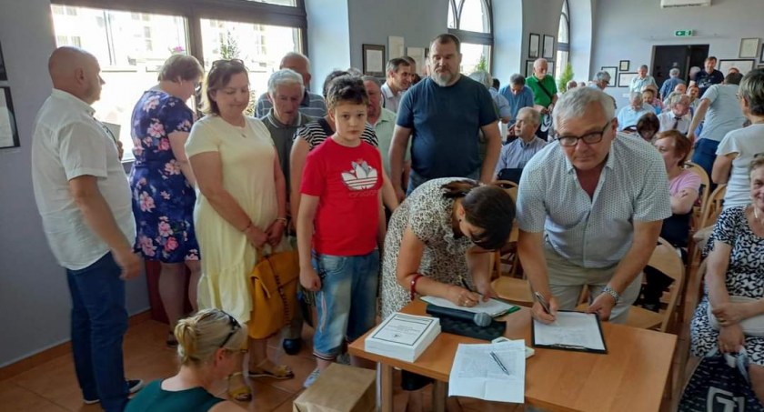 Promocja w galerii muzeum. Kolejny tom Zeszytów Radomszczańskich zaprezentowany i rozdany 