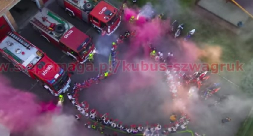 [WIDEO] Idą na całość i proszą o pomoc dla Kubusia. Chłopiec ma coraz mniej czasu. Otwórzcie serca!